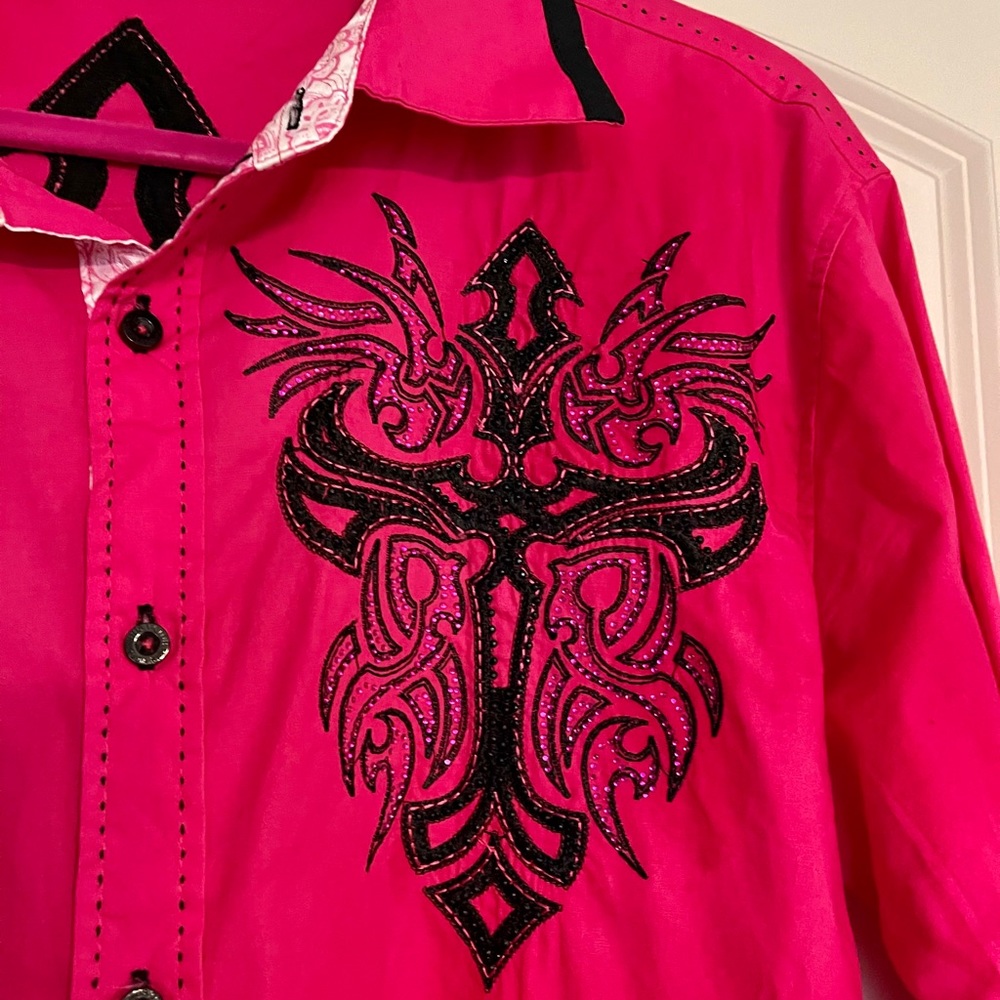 Men’s Victorious Cross Sequence embroidered shirt